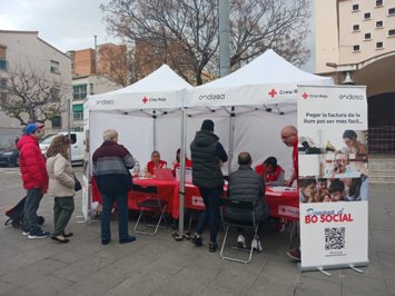 Oficina móvil de Endesa y la Cruz Roja