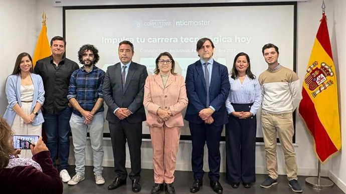 Evento para impulsar el convenio de programas de posgrado de la Embajada de Ecuador, la Universidad Complutense de Madrid y Ntic Máster.