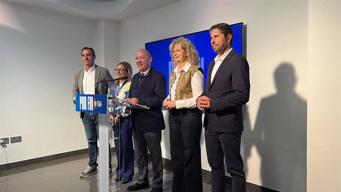 Fernando Martínez-Maíllo (i), Montse Chimeno, José María Barrios, Elvira Velasco y Óscar Ramajo.