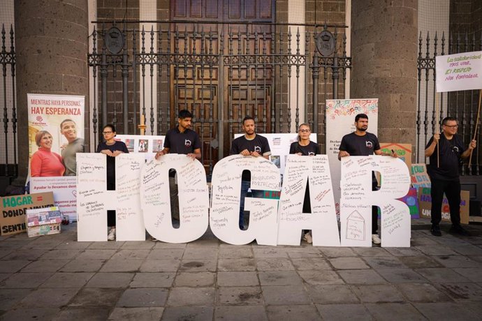 Acto simbólico de Cáritas Diocesana de Tenerife en La Laguna