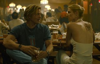 Brad Pitt, irrestible en más imágenes de Las nuevas desventuras de Cliff Booth