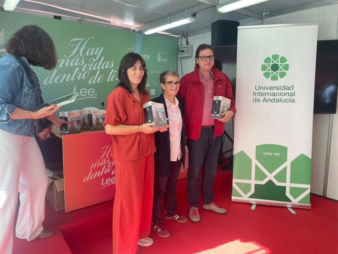 Presentación de la colección 'Siempreviva' de la UNIA en la Feria del Libro de Huelva.