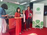 Foto: La UNIA presenta en la Feria del Libro de Huelva su colección 'Siempreviva' de lectura fácil