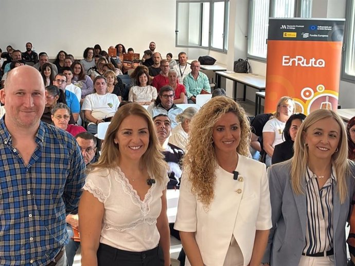 La diputada de Empleo y Formación, María del Carmen Márquez, inaugura la Jornada Comarcal de Activación e Información en Materia de Empleo, en la que participarán personas en situación de desempleo y alumnado del programa EnRuta.