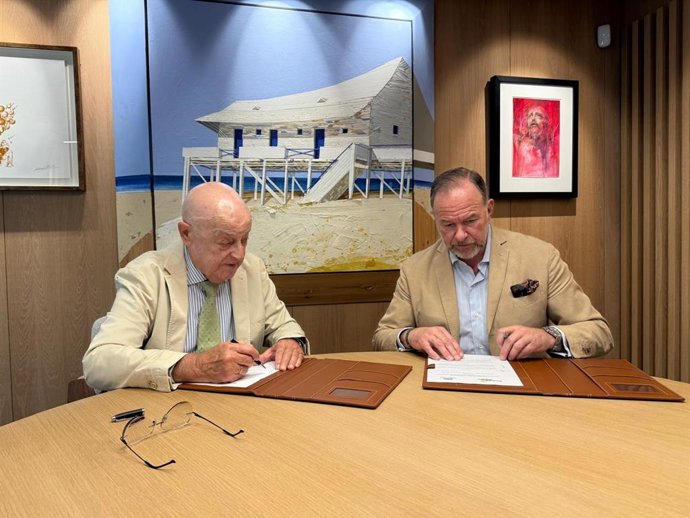 El presidente de Caja Rural del Sur y de su Fundación, José Luis García-Palacios Álvarez, y el presidente de Feragua, José Manuel Cepeda, acuerdan intensificar su colaboración en apoyo al regadío andaluz.