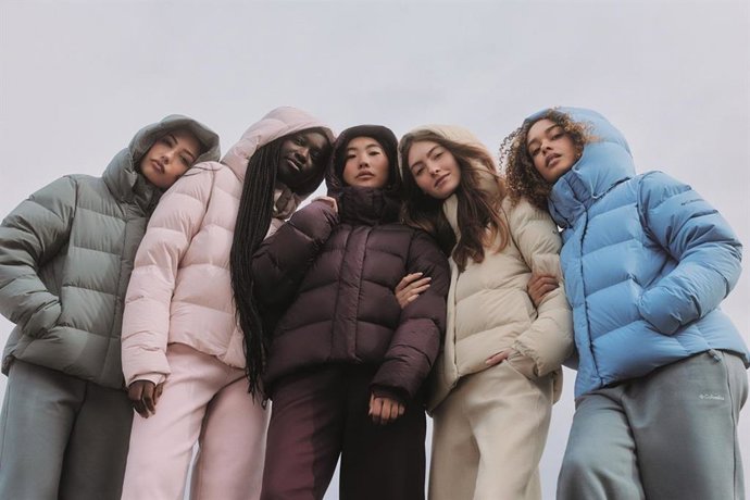 Columbia presenta Amaze, su nueva colección para mujer con plumón responsable y felpa de alto gramaje.