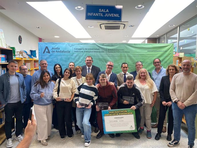 Foto de familia con los ganadores