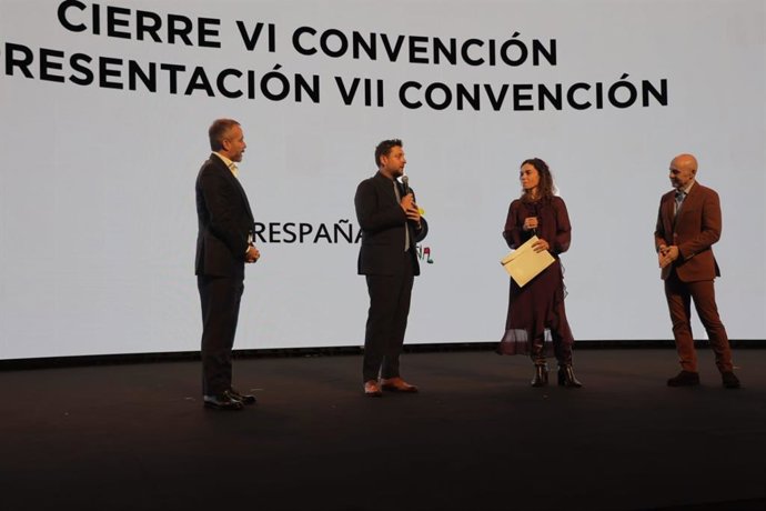 La convención ha reunido durante tres jornadas a más de 500 representantes de administraciones públicas, destinos, empresas, asociaciones profesionales y organismos turísticos nacionales e internacionales.