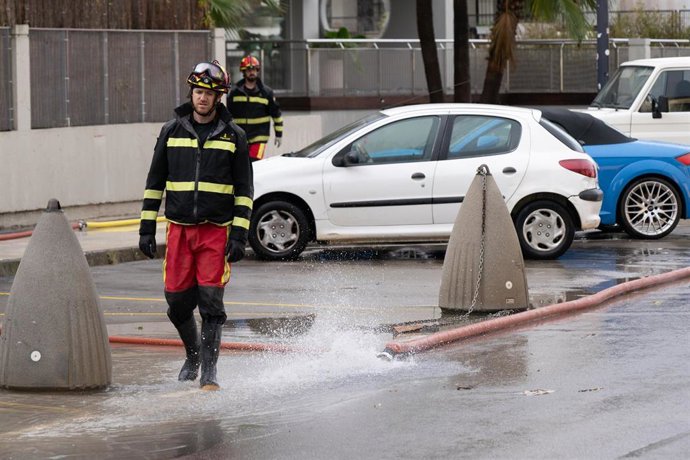 Efectivos de la UME desplegados en las calles de Eivissa.
