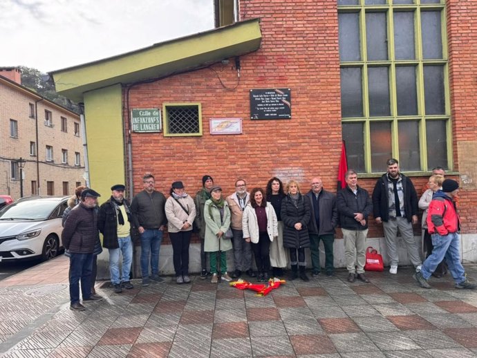 Homenaje en Langreo a los asturianos deportados a los campos de concentración nazis.
