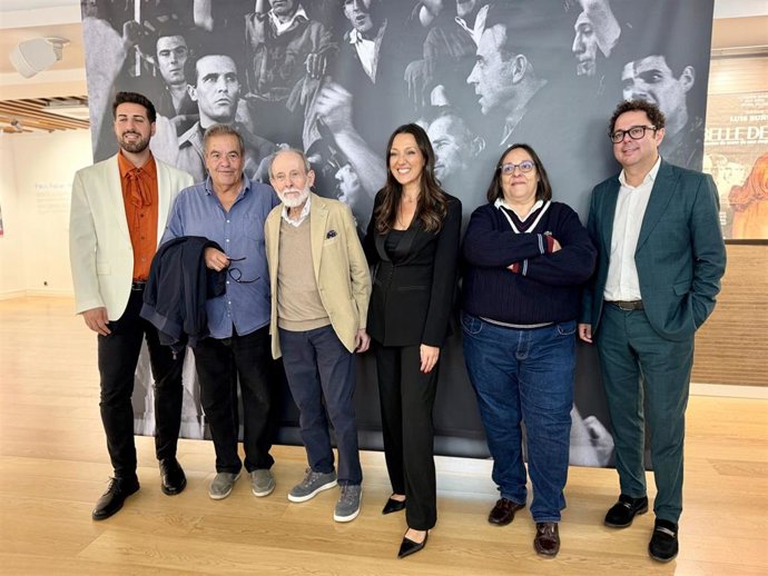 La Consejera De Turismo, Cultura Y Deportes, Carmen Conesa, Asistió Este Jueves A La Inauguración De La Exposición 'Paco Rabal. Huella Y Memoria', Que Puede Visitarse En La Fundación Aisge, En Madrid, Hasta El 27 De Noviembre.
