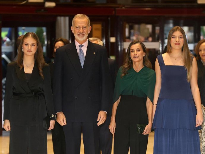 Don Felipe VI, Doña Letizia, la Princesa Leonor y la Infanta Sofía