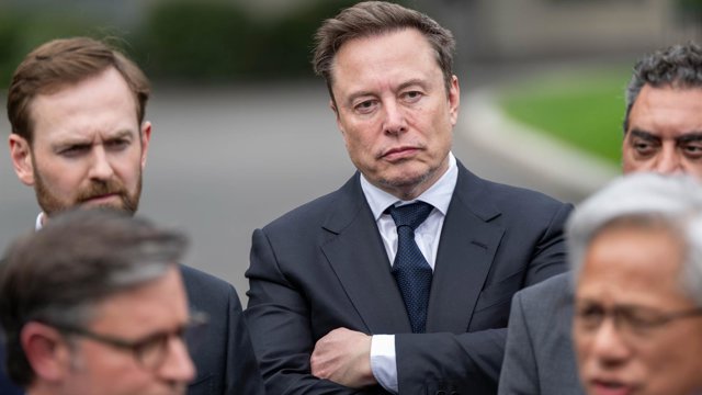 Elon Musk junto a otros líderes de firmas tecnológicas en la Casa Blanca