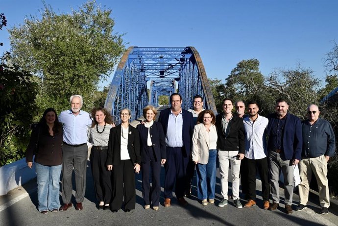 La alcaldesa de Jerez (Cádiz), María José García-Pelayo, en el acto conmemorativo organizado por el Ayuntamiento de La Barca de la Florida con motivo del centenario del Puente de Hierro.