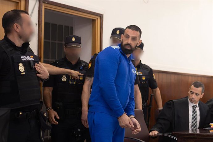 M.S. durante la segunda sesión del juicio por el asesinato de El Torrejón en Huelva.