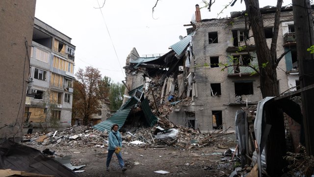 Archivo - Edificios gravemente dañados tras un ataque con misiles rusos en Sloviansk, región de Donetsk, Ucrania