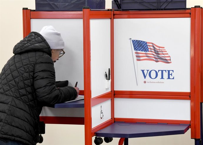 October 20, 2026, Racine, Wisconsin, USA: Voters come to Racine City Hall Tuesday morning on the first day of early voting in Wisconsin for the midterm elections. There are two closely watched Congressional races, including the First District which includ