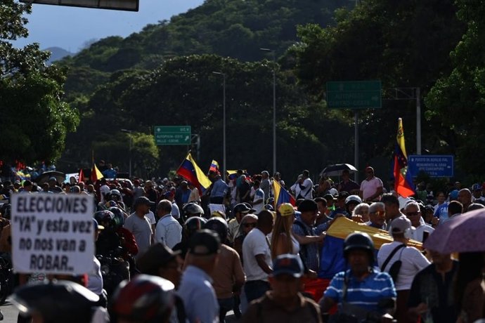 Concentración en Caracas convocada por la formación opositora Vente Venezuela por la liberación de presos políticos, la reclamación de una fecha para la elección presidencial en 2027 y el retorno seguro de su líder, María Corina Machado