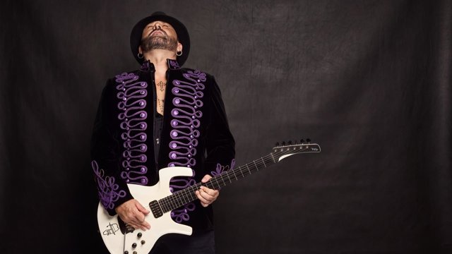 Archivo - El cantante presenta su decimoquinto álbum de estudio avalado por el éxito de su gira 2027 'Lo que guardas te hace volver 30', que supera los 180.000 seguidores confirmados