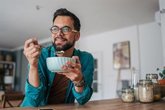 Foto: Tu intestino también tiene un reloj: por qué comer a horas regulares podría ser importante