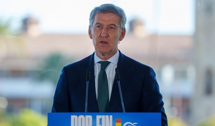 El presidente del PP, Alberto Núñez Feijóo, interviene en el acto público de precampaña sobre vivienda celebrado en Sevilla. A 21 de octubre de 2026 en Sevilla, Andalucía (España).