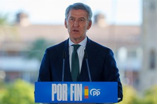 El presidente del PP, Alberto Núñez Feijóo, interviene en el acto público de precampaña sobre vivienda celebrado en Sevilla. A 21 de octubre de 2026 en Sevilla, Andalucía (España). El presidente del PP, Alberto Núñez Feijóo, y el presidente del PP-A y de 