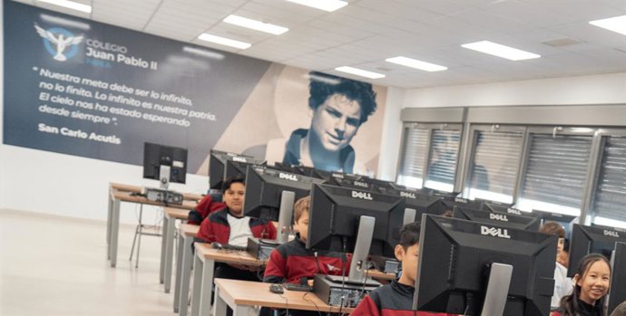 Aulas con historia: Colegio Juan Pablo II de Parla