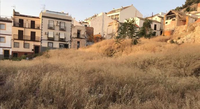 Solar del casco antiguo donde está proyectada la nueva residencia universitaria de la UJA
