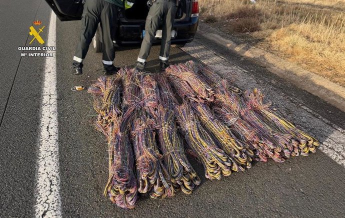 Imagen de archivo de cables de cobre incautados por la Guardia Civil
