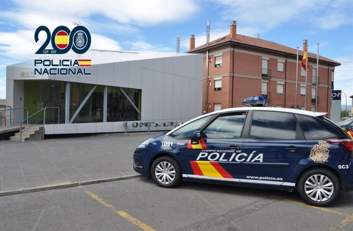 La Policía Nacional ha detenido a cuatro hombres, dos de ellos menores, por daños en vehículos y mobiliario durante las fiestas patronales de Astorga (León).