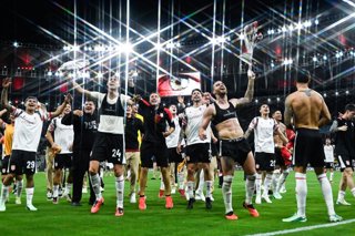 October 22, 2026, Rio De Janeiro, Rio De Janeiro, Brazil: RIO DE JANEIRO, BRAZIL - OCTOBER 22: Estudiantes de La Plata celebrates after winning the Copa CONMEBOL Libertadores Semi-final second leg match between Flamengo and Estudiantes de La Plata at Mara