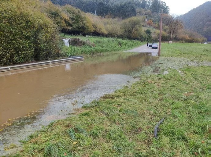 Fomento mejorará el drenaje de la CA-700 entre Riocorvo y Viérnoles para evitar inundaciones y cortes de tráfico
