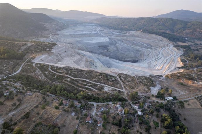 Archivo - Plata abierta de carbón en Mugla, Turquía (archivo)