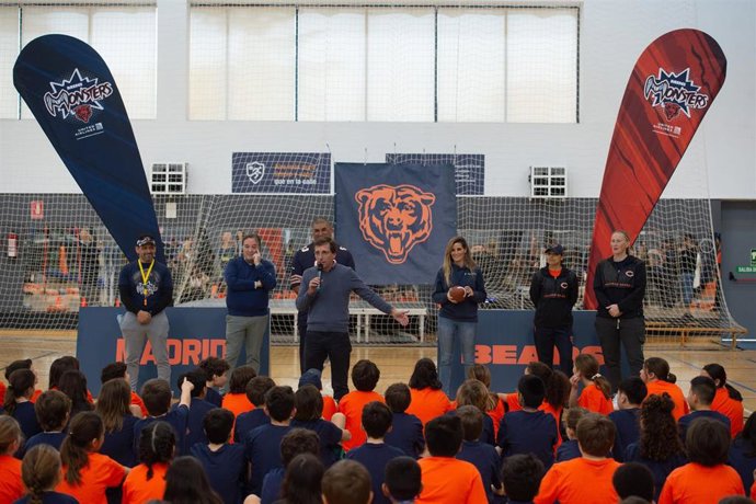Archivo - Imagen de un clínic de 'flag football' de los Chicago Bears en Madrid