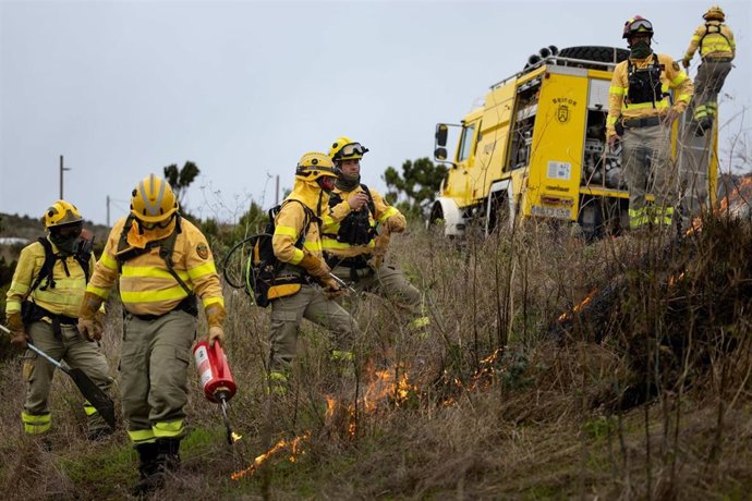 Realizan quemas controladas en parcelas de Teno Alto para reforzar la preparación ante incendios forestales