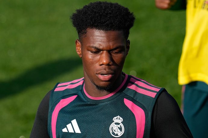 Aurelien Tchouameni durante o treino do Real Madrid antes da partida da Liga Espanhola, LaLiga EA Sports, contra o Sevilla FC, na Cidade Esportiva do Real Madrid, em 17 de outubro de 2026, em Valdebebas, Madri, Espanha.