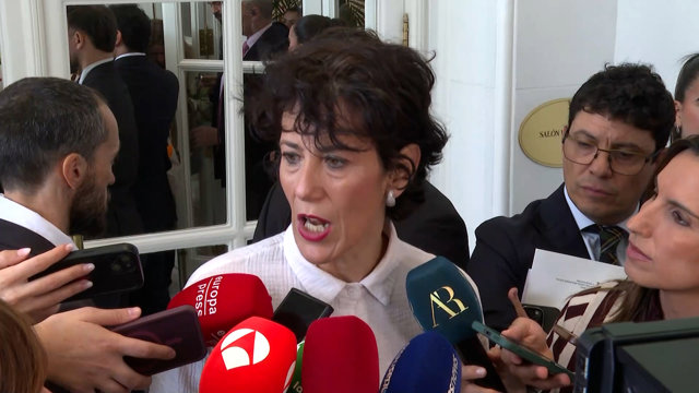 El Gobierno acusa a Feijóo de cuestionar derechos de las mujeres