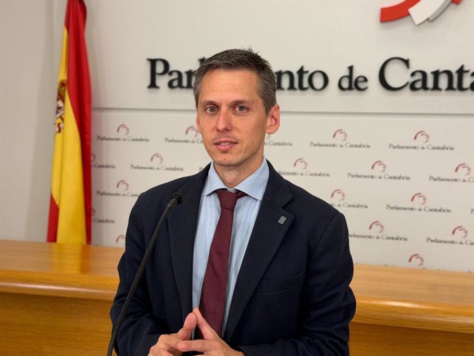 El portavoz parlamentario socialista, Mario Iglesias