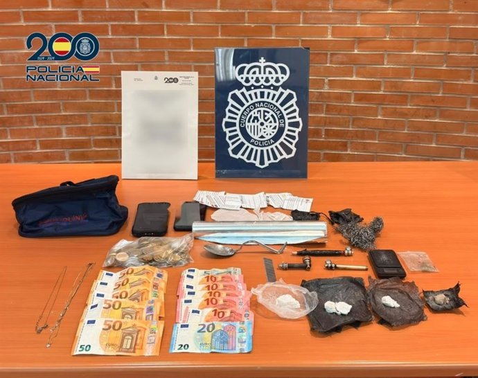 Sustancias estupefacientes y dinero en efectivo incautado en un narcopiso en Getafe