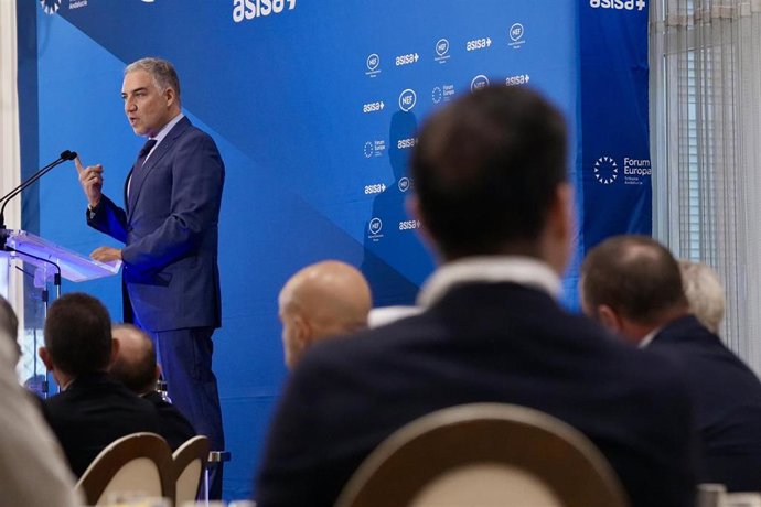 El vicesecretario de Coordinación Autonómica y Local y Análisis Electoral del PP, Elías Bendodo, interviene en un desayuno informativo.
