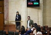 Foto: PSOE-A critica que Moreno y el PP-A apoyen una PNL de Vox para "deportar" a inmigrantes "al más puro estilo 'trumpista'"