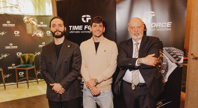 Time Force abre una etapa en el pádel junto al jugador argentino Franco Stupaczuk.