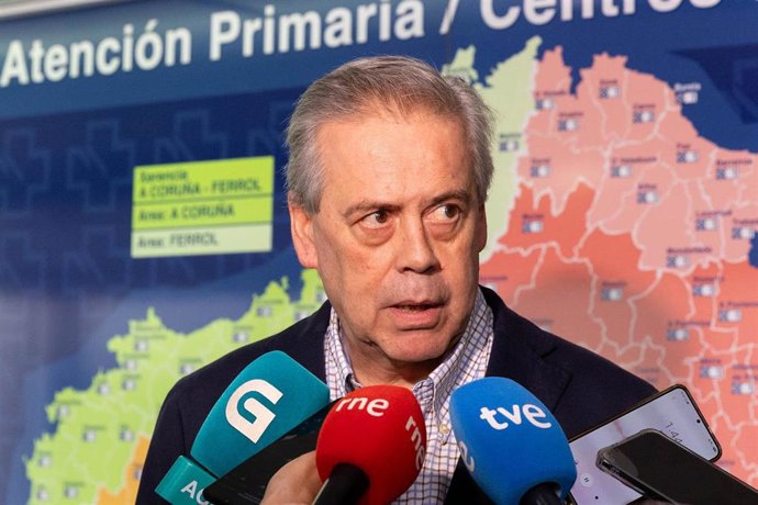 El conselleiro de Sanidade, Antonio Gómez Caamaño, en declaraciones a los medios de comunicación