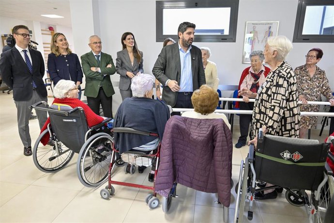 Visita a la residencia ‘Virgen del Carmen’