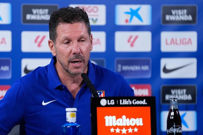 Archivo - Arquivo - Diego Pablo Simeone, técnico do Atlético de Madrid, participa de sua coletiva de imprensa durante um treino do Atlético de Madrid antes da partida da Liga Espanhola, LaLiga EA Sports, contra o Sevilla FC, na Cidade Esportiva Wanda Atlé
