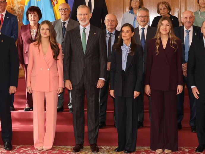 La Familia Real durante las audiencias en el Hotel Reconquista este viernes