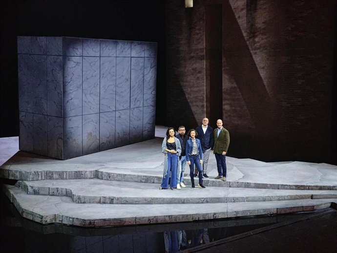 Los directores, las protagonistas y el director artístico del Liceu.
