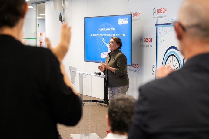 Marisol Otero, pionera en movilidad sostenible en España, fue reconocida por AMBE en los Premios AMBE al impulso al sector de la bicicleta de 2026.