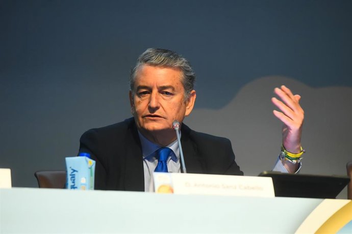El vicepresidente primero y consejero de Presidencia, Sanidad y Emergencias, Antonio Sanz, interviene en la inauguración del 44º Congreso de la Sociedad Española de Senología y Patología Mamaria (Sespm)