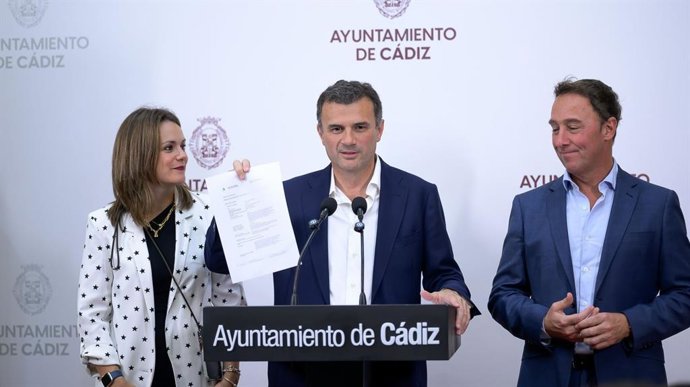 El alcalde de Cádiz, Bruno García, en rueda de prensa tras la Junta de Gobierno Local.